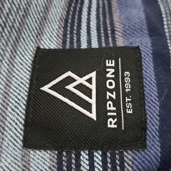 MEN'S RIPZONE HOODIE SIZE MEDIUM - Picture 4 of 4